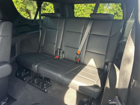 Used 2024 Cadillac Escalade ESV Luxury image 32