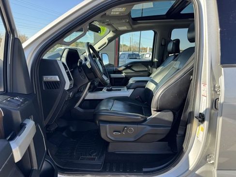 Used 2017 Ford F150 Lariat w/ Equipment Group 502A Luxury image 19