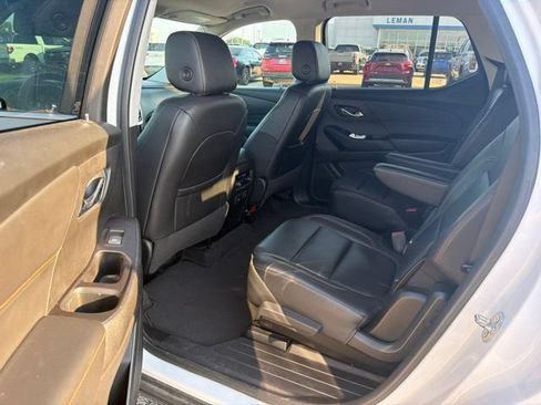 Used 2020 Chevrolet Traverse LT w/ LT Premium Package FWD image 7