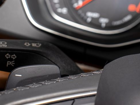 Used 2023 Audi Q5 2.0T Premium w/ Convenience Package image 30