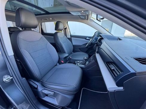 Certified 2022 Volkswagen Taos SE image 25