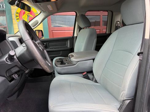 Used 2017 RAM 1500 Express AWD/4WD image 11