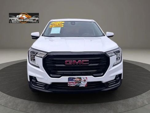 Used 2024 GMC Terrain SLE FWD image 2