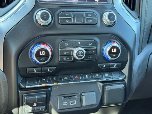 Used 2020 GMC Sierra 1500 SLT w/ Driver Alert Package I AWD/4WD image 22