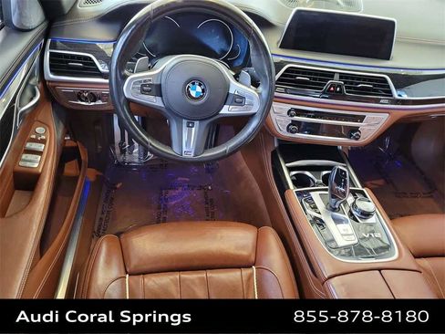 Used 2018 BMW M760i xDrive image 10