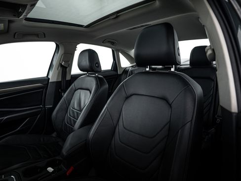 Used 2019 Volkswagen Jetta SEL Premium image 16