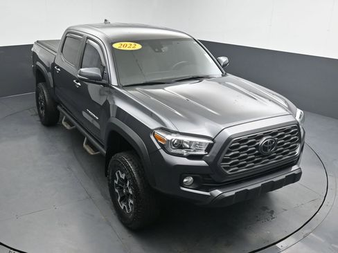 Used 2022 Toyota Tacoma TRD Off-Road image 25
