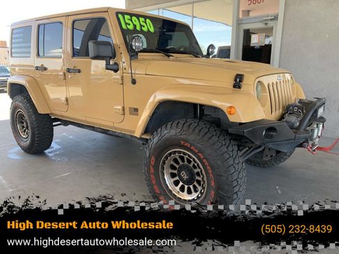 Used 2013 Jeep Wrangler Unlimited Sahara w/ Connectivity Group AWD/4WD image 1