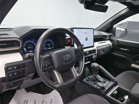 Used 2024 Toyota Tacoma TRD Off-Road image 19