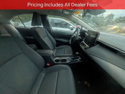 Used 2025 Toyota Corolla LE FWD image 11