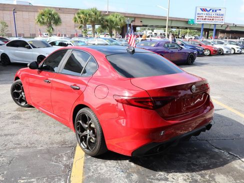 Used 2018 Alfa Romeo Giulia Ti Sport w/ Quick Order Package 22S Sport AWD/4WD image 5