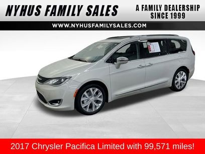 Used 2017 Chrysler Pacifica Limited w/ UConnect Theater Package