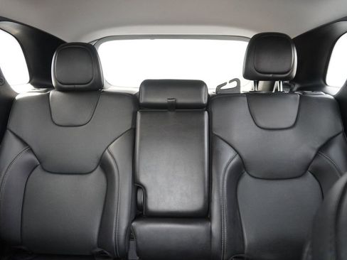 Used 2020 Jeep Cherokee Limited image 32