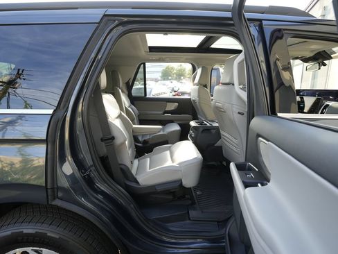Used 2025 Ford Expedition Active RWD image 41