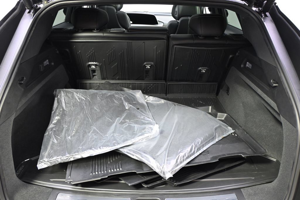 New 2026 Cadillac Lyriq Luxury w/ LPO, Floor Liner Package AWD/4WD image 19