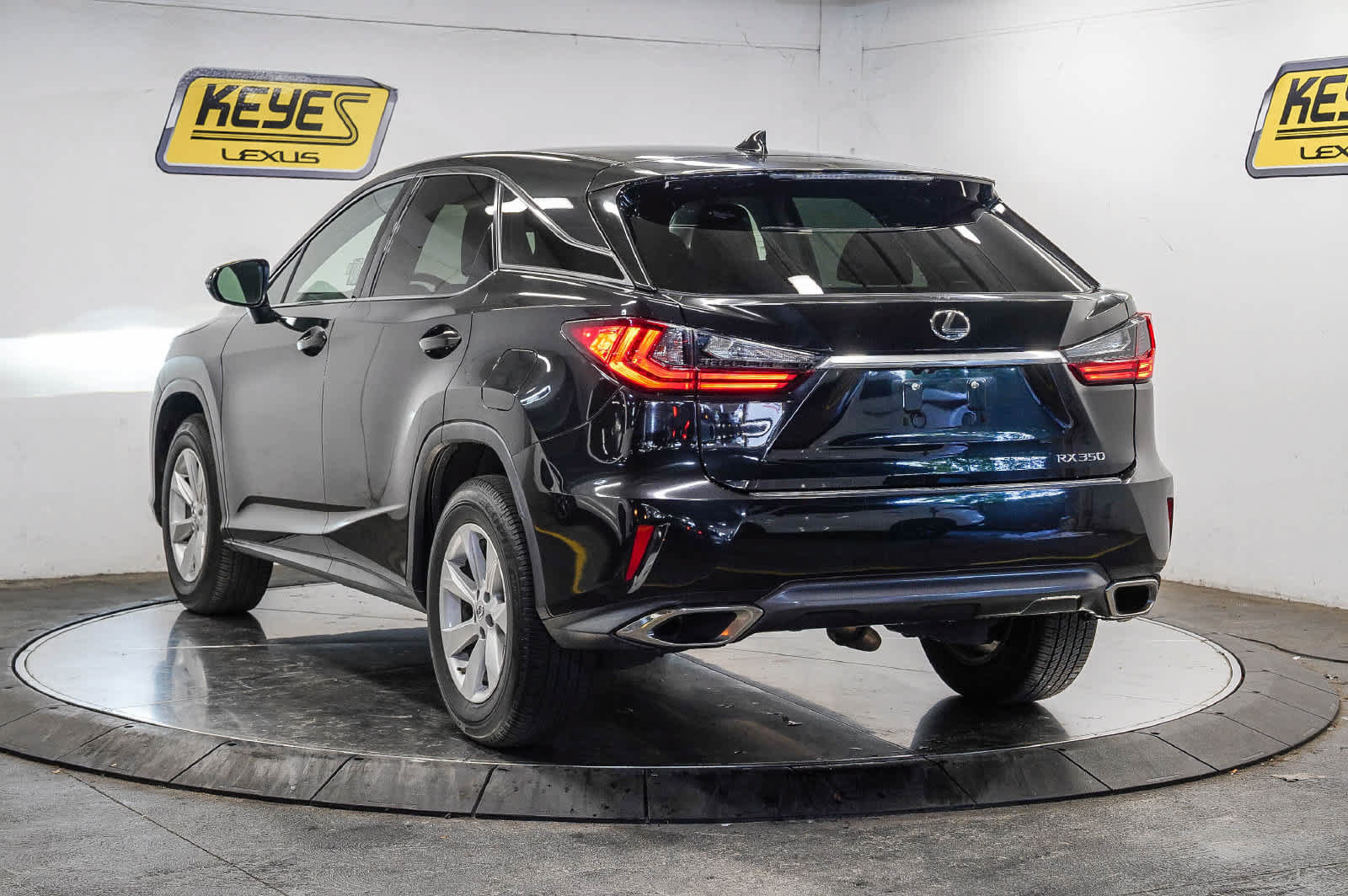 Used 2017 Lexus RX 350 AWD w/ Accessory Package image 2