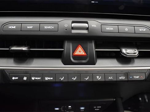 Used 2025 Kia K4 image 29