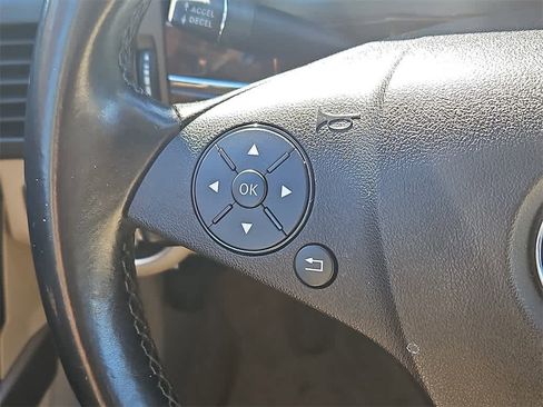 Used 2011 Mercedes-Benz GLK 350 2WD image 18