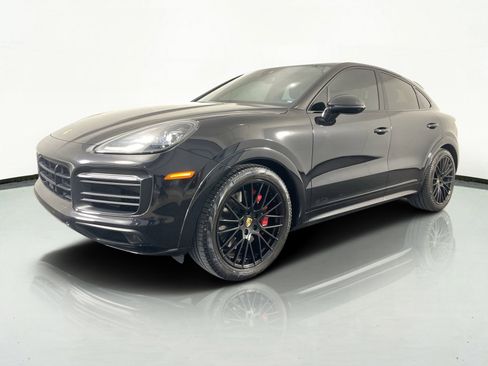 Used 2021 Porsche Cayenne GTS image 4