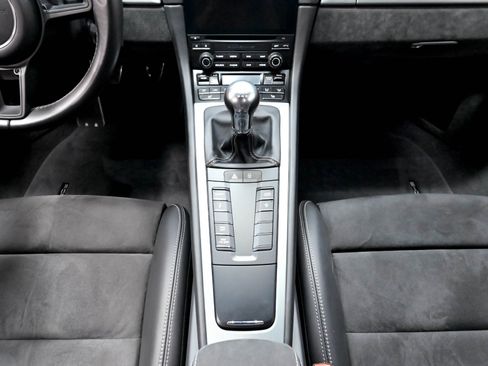 Used 2018 Porsche 911 GT3 RWD image 26