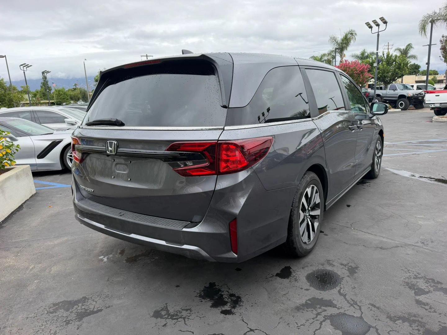 Used 2026 Honda Odyssey EX-L image 6