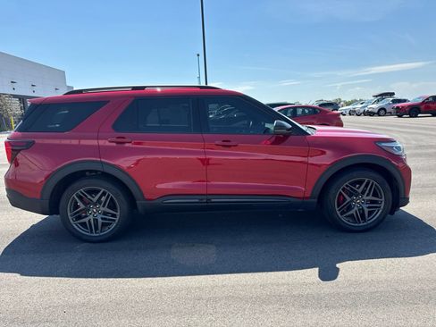 Used 2025 Ford Explorer ST w/ Sun And Sound Package AWD/4WD image 8