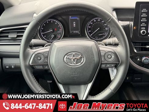 Used 2024 Toyota Camry SE image 16