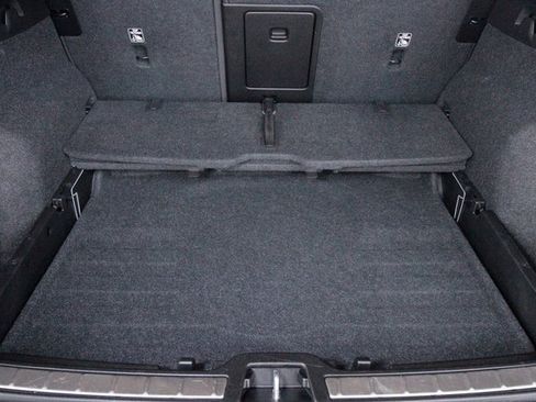 Certified 2025 Volvo XC40 B5 Plus image 29