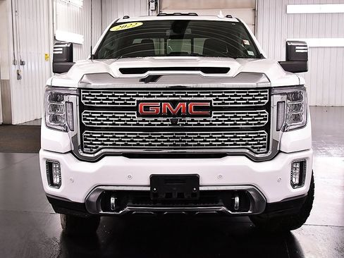 Used 2022 GMC Sierra 3500 Denali image 2