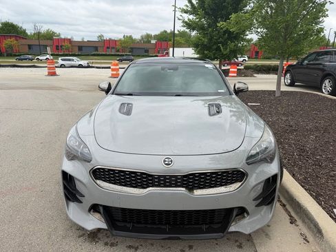 Used 2018 Kia Stinger GT1 RWD image 2