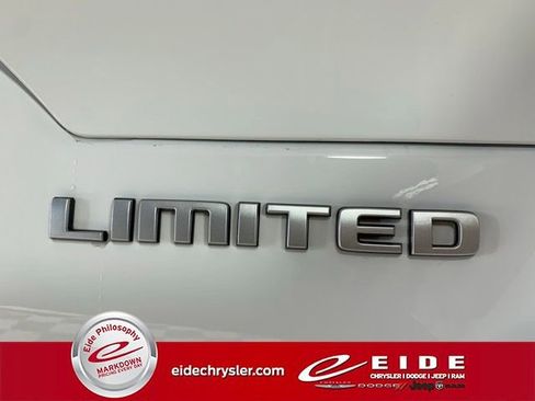 New 2025 Jeep Grand Cherokee Limited image 8