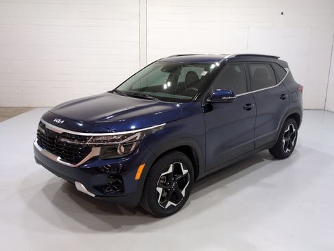 Used 2024 Kia Seltos EX FWD image 7