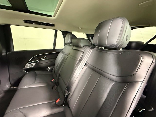 Certified 2025 Land Rover Range Rover Long Wheelbase SE AWD/4WD image 24