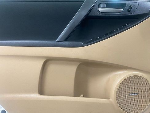 Used 2011 MAZDA MAZDA3 i Touring image 9