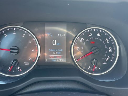 Used 2021 Toyota RAV4 XLE image 31