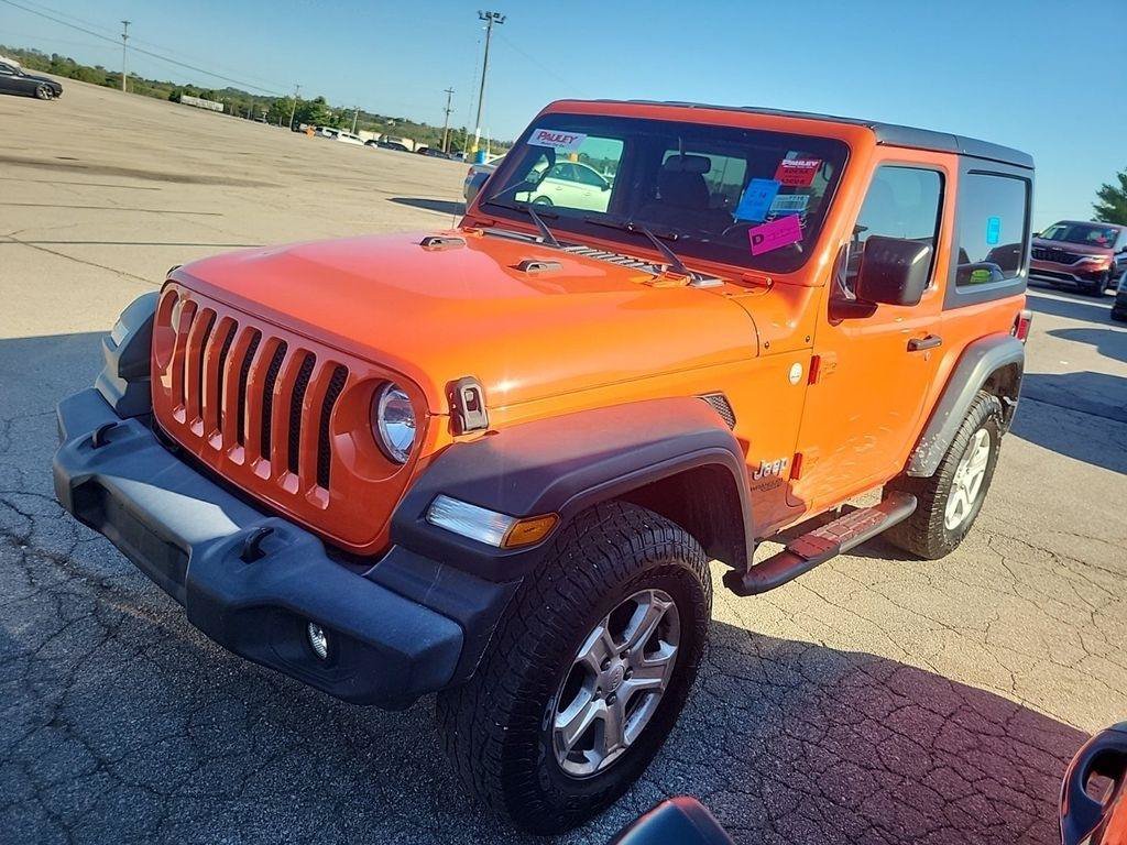 Used 2019 Jeep Wrangler Sport AWD/4WD image 3