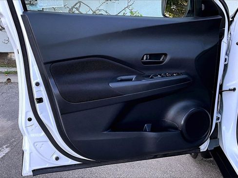 Used 2022 Nissan Kicks S image 20