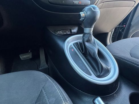 Used 2019 Kia Soul FWD image 23