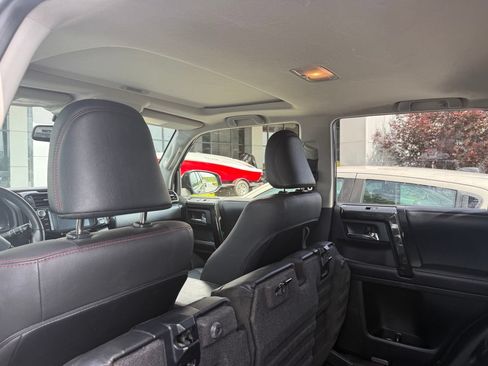 Used 2019 Toyota 4Runner TRD Off-Road Premium AWD/4WD image 14