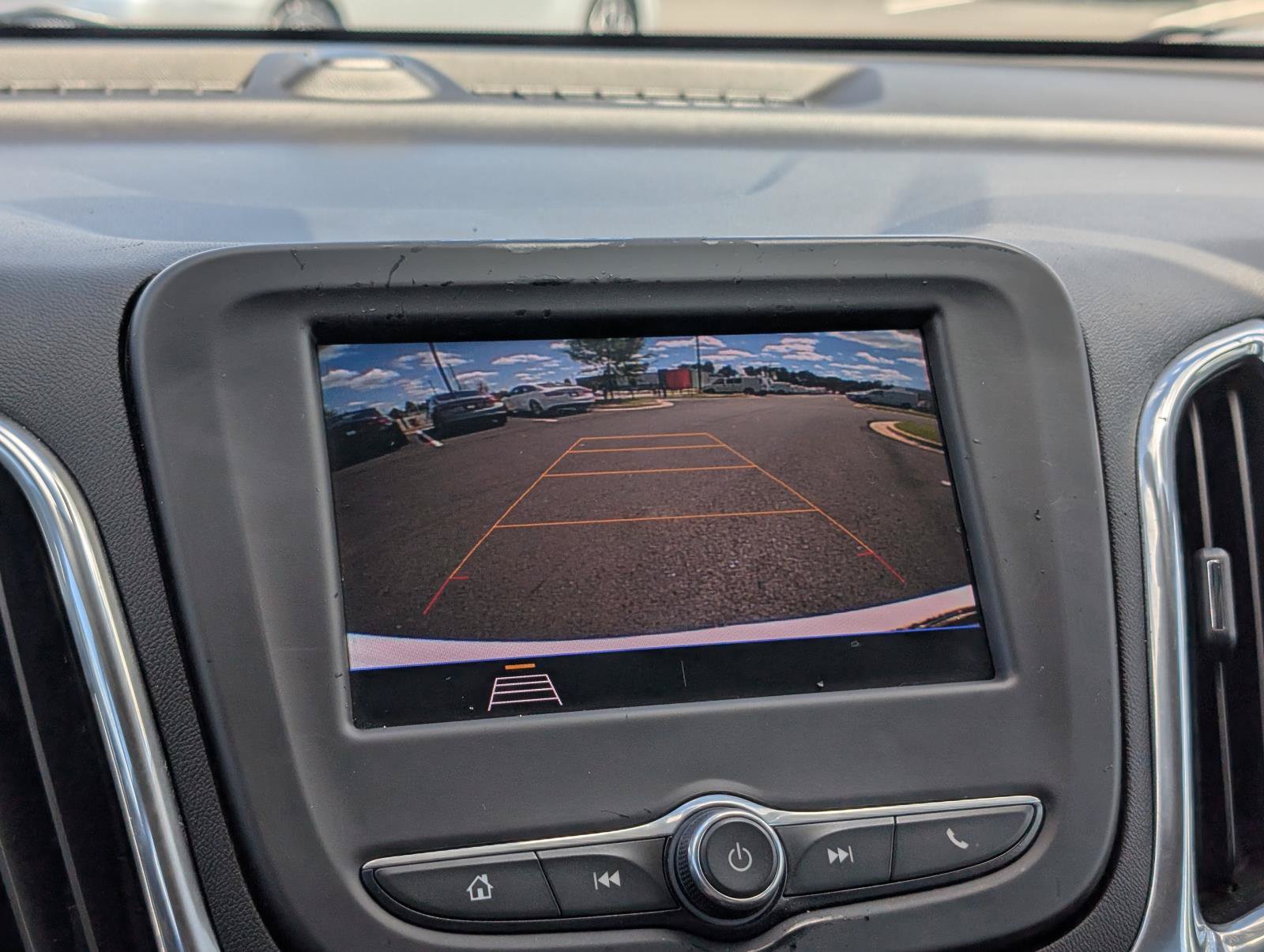 Used 2020 Chevrolet Equinox LT FWD image 26