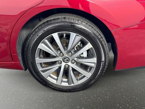 Used 2019 Lexus ES 350 350 w/ Premium Package image 32