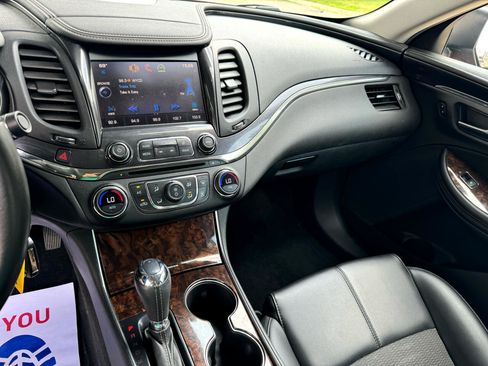 Used 2014 Chevrolet Impala LT w/ Convenience Package image 12