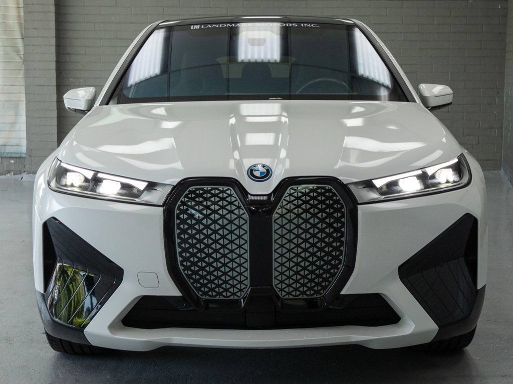 Used 2025 BMW iX xDrive50 AWD/4WD image 5