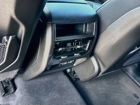 Used 2024 Jeep Grand Cherokee Altitude RWD image 28