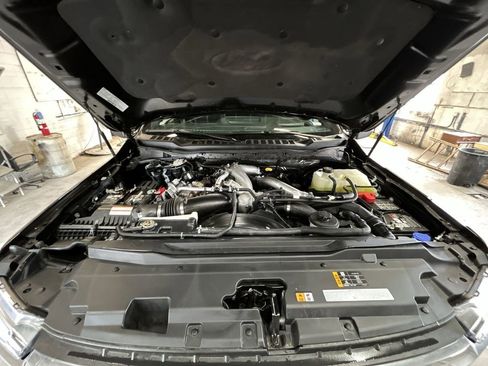 Used 2024 Ford F350 Platinum w/ FX4 Off-Road Package image 27