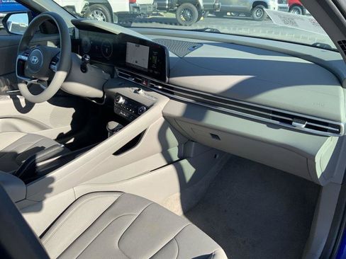 Used 2024 Hyundai Elantra SEL image 52
