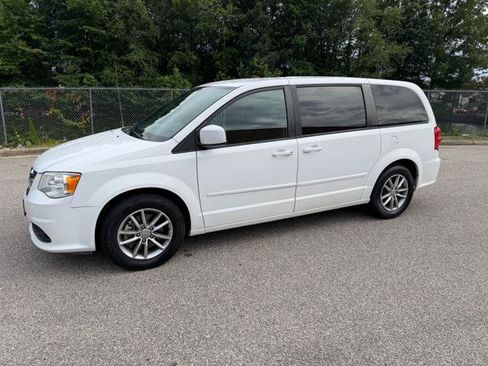 Used 2016 Dodge Grand Caravan SE FWD image 9