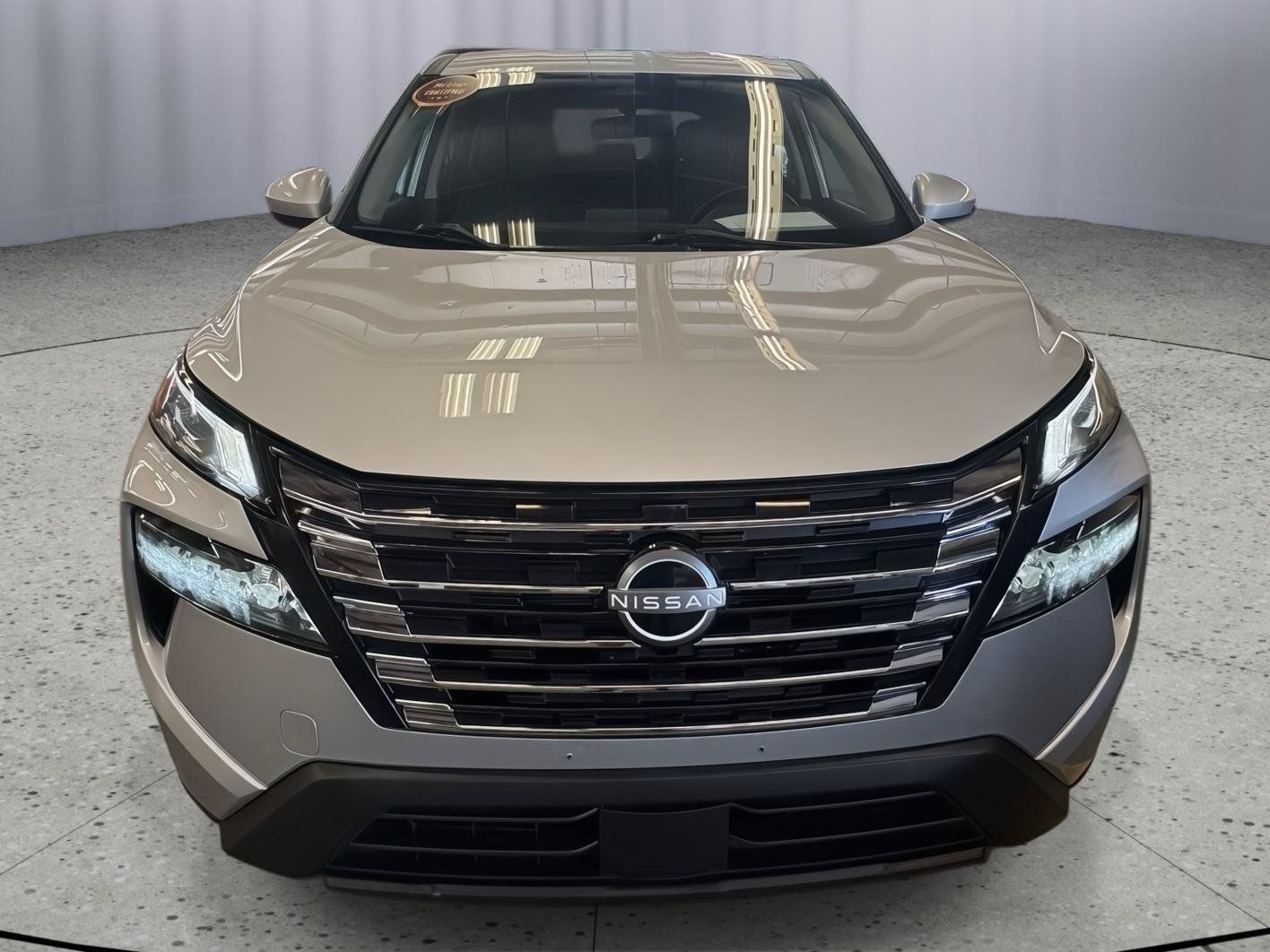 Used 2024 Nissan Rogue SV AWD/4WD image 8