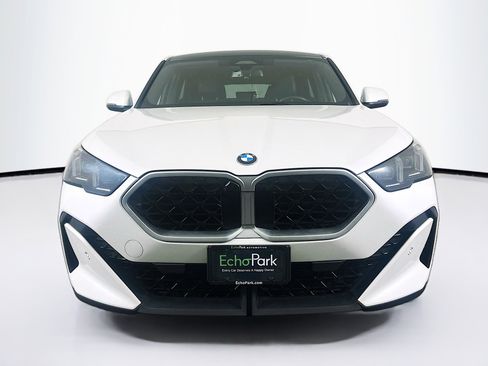 Used 2025 BMW X2 xDrive28i image 2