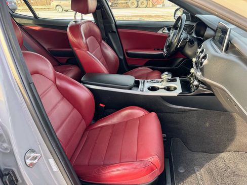 Used 2018 Kia Stinger GT2 image 16